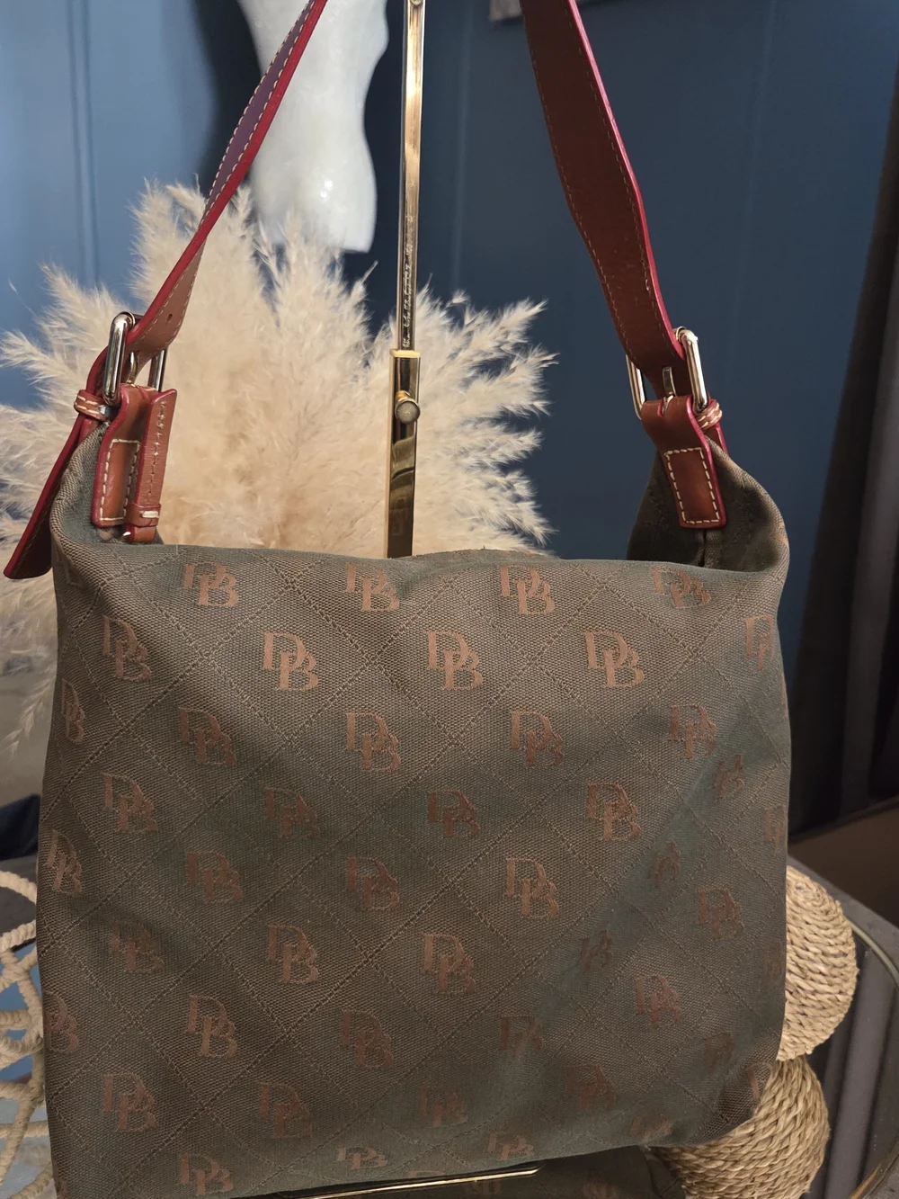 Dooney & Bourke good pre